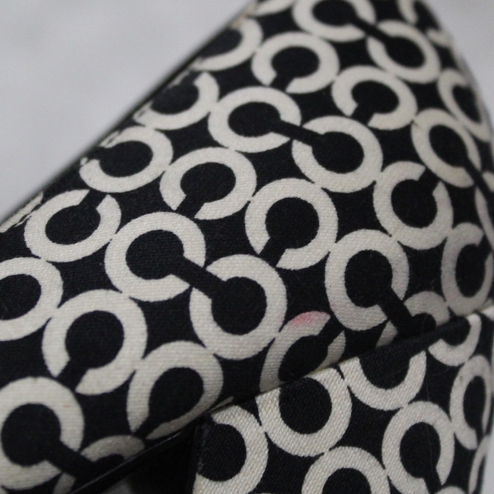 Black & White Patterned Peep-Toe Block Heel Pumps - Picture 7 of 8